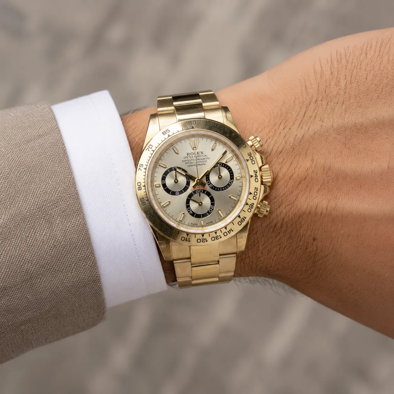 Rolex Cosmograph Daytona 126508-0006 Cal.4131 Two Tone AI 头图 4 - 佩戴图 [ai-shot:wrist-shot]