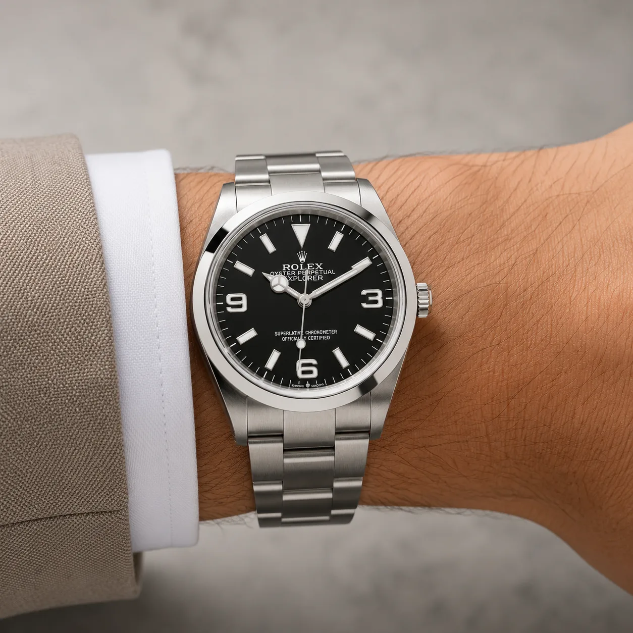 Rolex Explorer m124270-0001 36mm Cal.3230 904L Stainless Steel AI 头图 4 - 佩戴图 [ai-shot:wrist-shot]