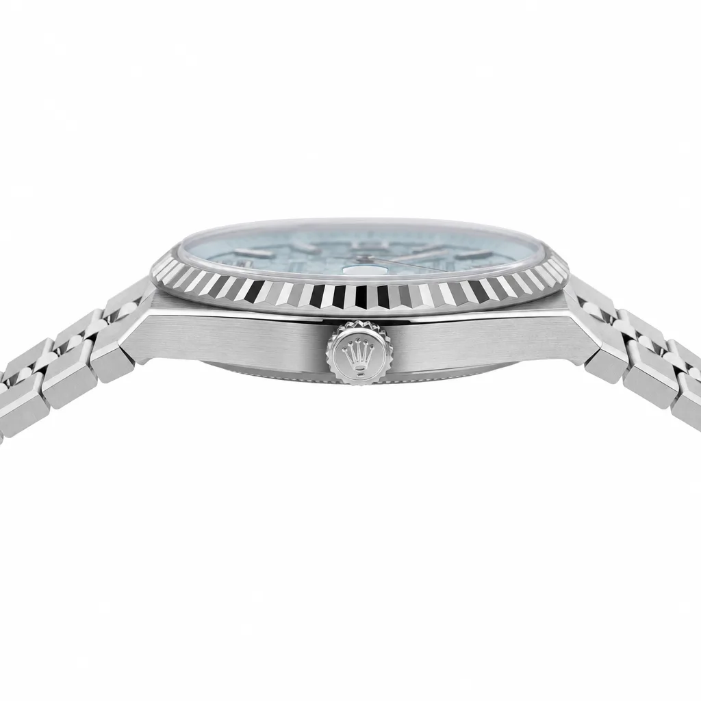 Rolex Land-Dweller m127336-0001 40mm Cal.7135 950 Platinum AI 头图 2 - 侧面细节 [ai-shot:side-detail]
