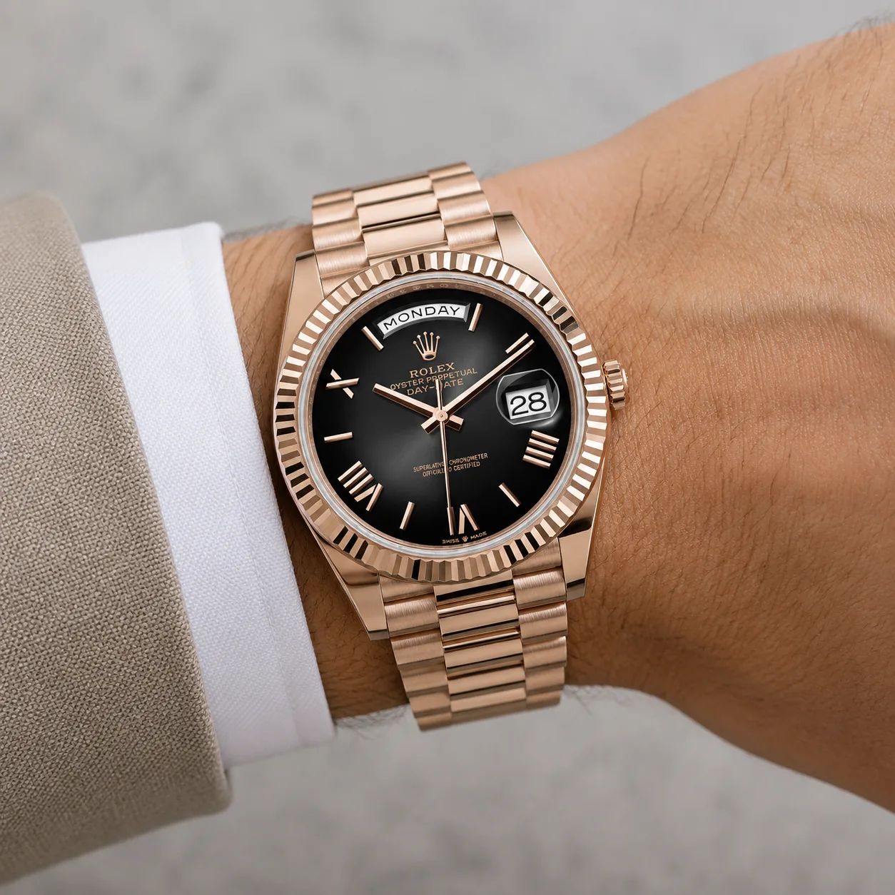 Rolex Day-Date m228235-0055 40mm Cal.3255 / 18K 18K Everose Gold AI 头图 4 - 佩戴图 [ai-shot:wrist-shot]