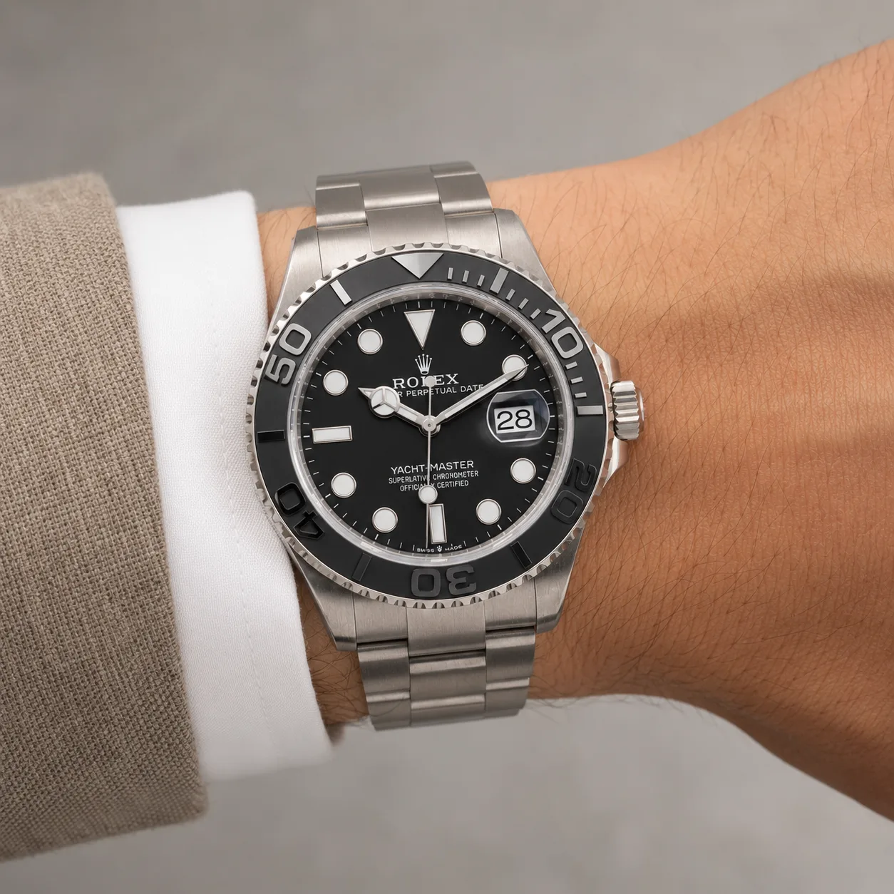 Rolex Yacht-Master m226627-0001 42mm Calibre 3235 Black / Matte Black Cerachrom Bezel RLX Titanium AI 头图 4 - 佩戴图 [ai-shot:wrist-shot]