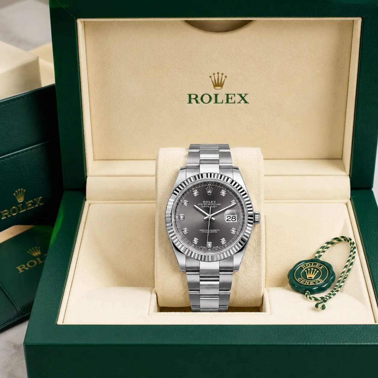 Rolex Datejust m126334-0005 41mm Calibre 3235 Slate Grey (Diamond hour markers) / White Gold Fluted Bezel 904L Stainless Steel and 18K White Gold AI 头图 5 - 包装盒 [ai-shot:box-shot]