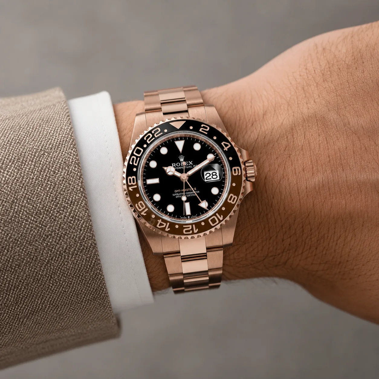 Rolex GMT-Master II m126715chnr-0001 40mm Calibre 3285 Black / Brown and Black Cerachrom Bezel 18K Everose Gold AI 头图 4 - 佩戴图 [ai-shot:wrist-shot]