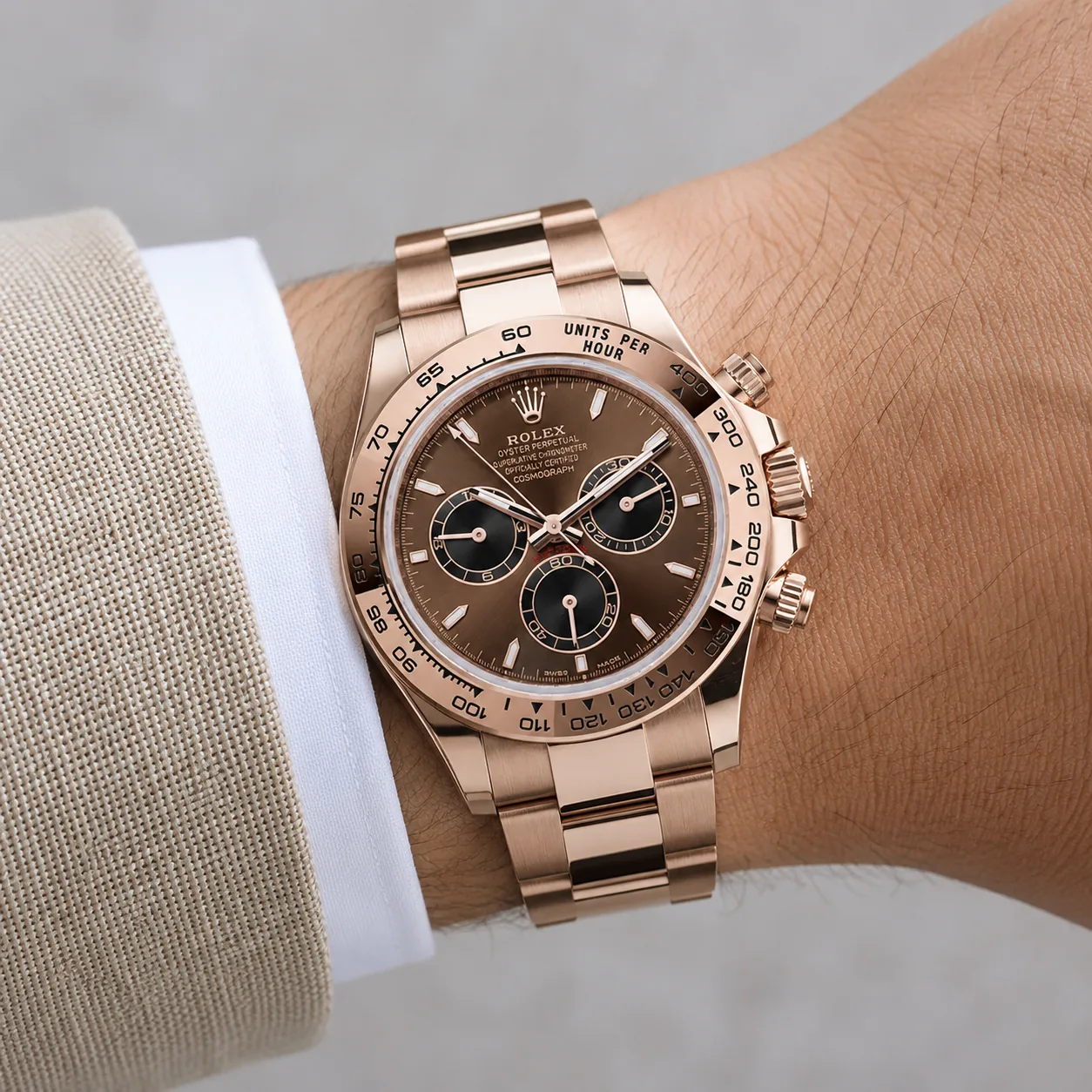Rolex Cosmograph Daytona m126505-0005 40mm Calibre 4131 Chocolate / — 18K Everose Gold AI 头图 4 - 佩戴图 [ai-shot:wrist-shot]