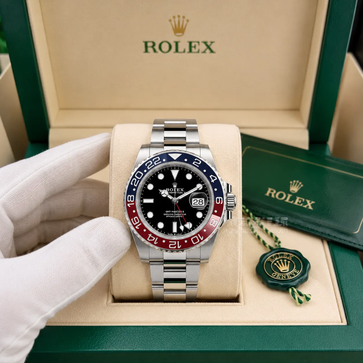 Rolex GMT-Master II m126719blro-0003 40mm Calibre 3285 Black / Red & Blue Cerachrom Bezel 18K White Gold AI 头图 5 - 包装盒 [ai-shot:box-shot]
