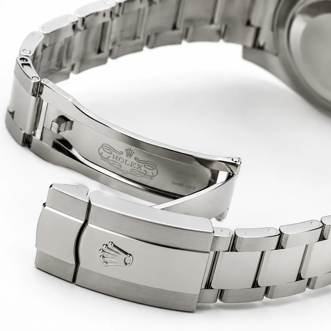 Rolex Datejust m126334-0032 41mm Calibre 3235 Blue (Wavy) / White Gold Fluted Bezel 904L Stainless Steel and 18K White Gold AI 头图 3 - 表扣表链 [ai-shot:bracelet-clasp]