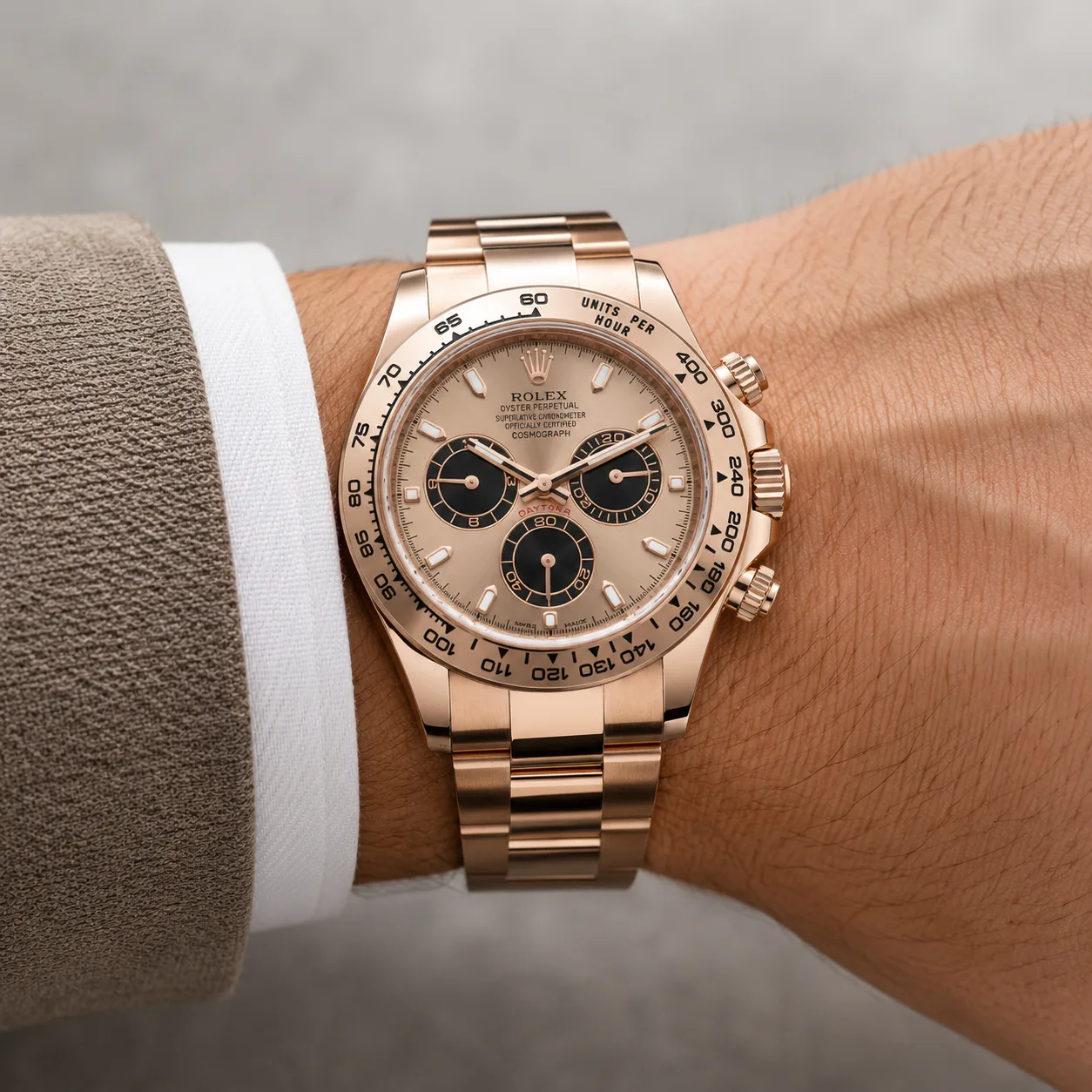Rolex Submariner m116505-0016 40mm Calibre 3135 Black / Black Cerachrom Bezel 18K Everose Gold AI 头图 4 - 佩戴图 [ai-shot:wrist-shot]