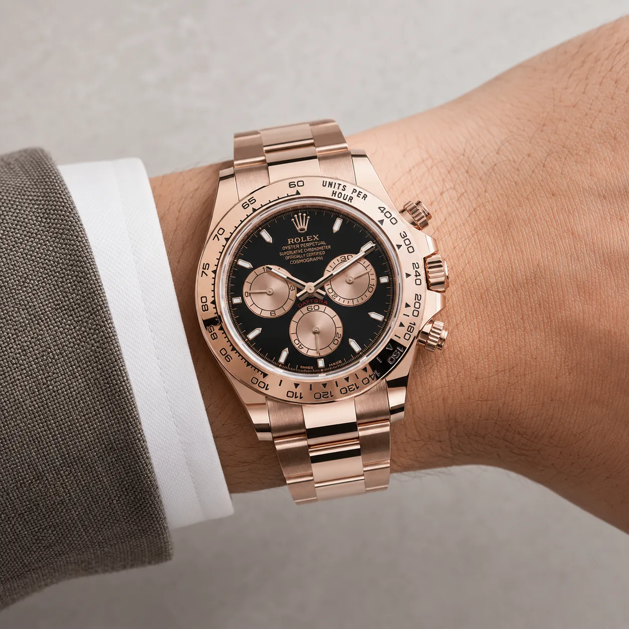 Rolex Cosmograph Daytona m126505-0001 40mm Calibre 4131 Black / Everose Gold Cerachrom Bezel 18K Everose Gold AI 头图 4 - 佩戴图 [ai-shot:wrist-shot]