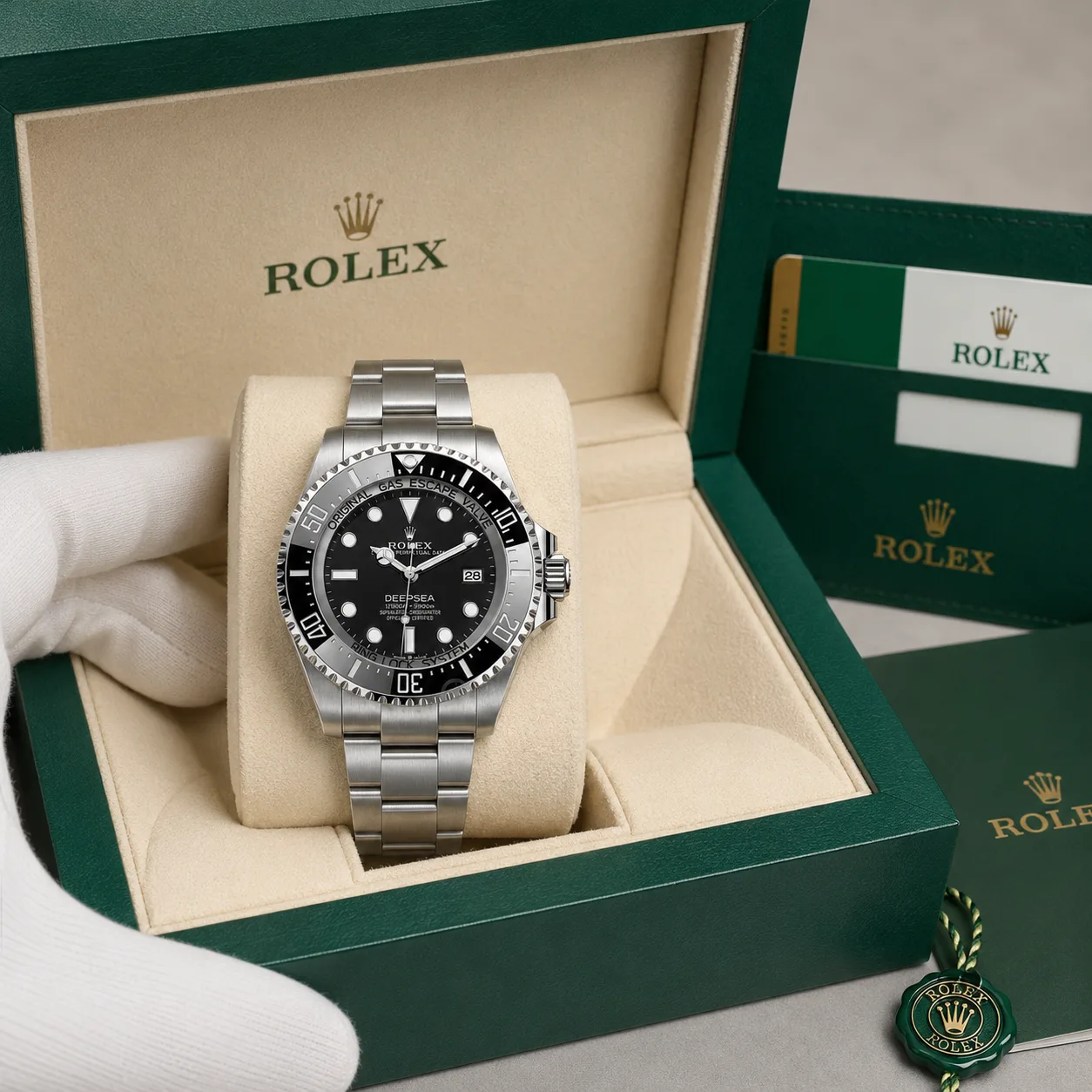 Rolex Deepsea m136660-0006 44mm Calibre 3235 Black / Black Cerachrom Bezel 904L Stainless Steel AI 头图 5 - 包装盒 [ai-shot:box-shot]