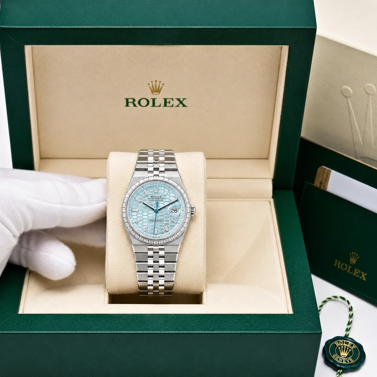 Rolex Land-Dweller m127386TBR-0001 40mm Calibre 7135 950 Platinum AI 头图 5 - 包装盒 [ai-shot:box-shot]