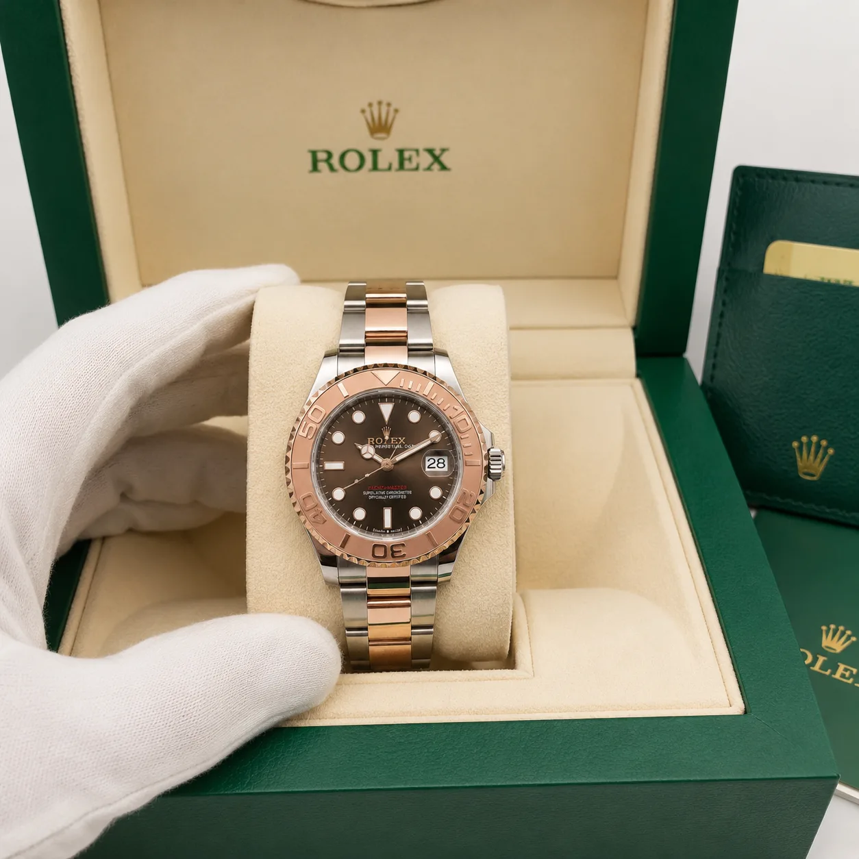 Rolex Yacht-Master m268621-0003 37mm Calibre 2236 Chocolate / Two-Tone Cerachrom Bezel 18K Everose Gold AI 头图 5 - 包装盒 [ai-shot:box-shot]