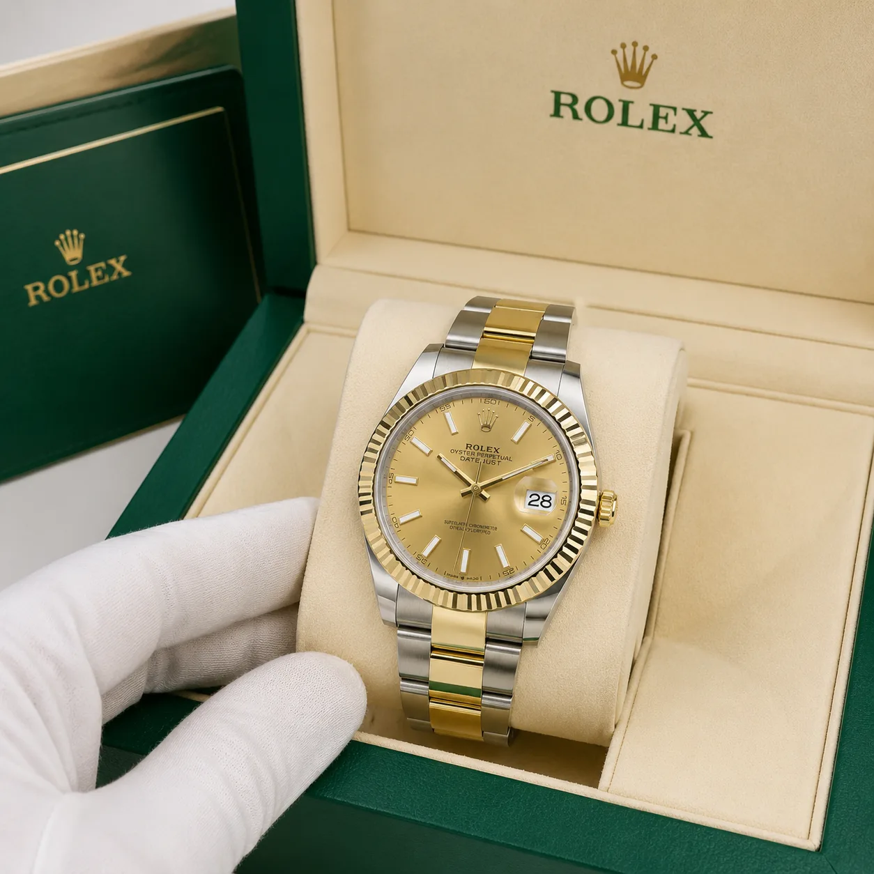 Rolex Datejust m126333-0009 41mm Calibre 3235 Champagne / Fluted Bezel 904L Stainless Steel and 18K Yellow Gold AI 头图 5 - 包装盒 [ai-shot:box-shot]