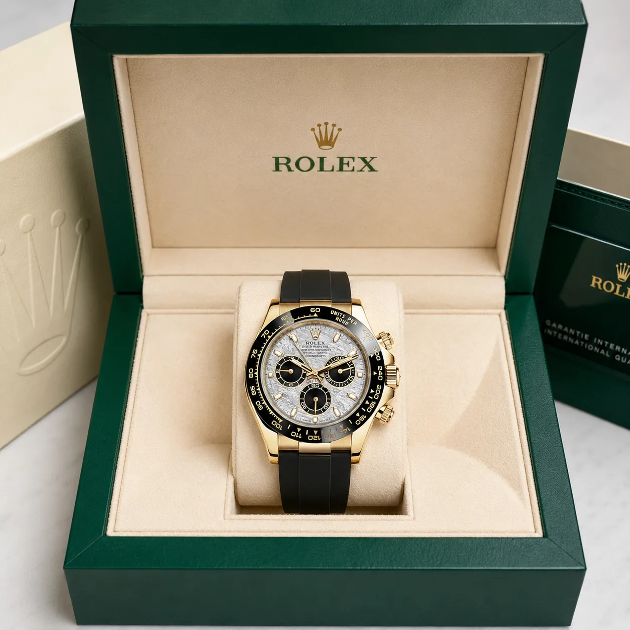 Rolex Cosmograph Daytona m116518ln-0076 40mm Calibre 4130 Black / Black Cerachrom Bezel 18K Yellow Gold AI 头图 5 - 包装盒 [ai-shot:box-shot]