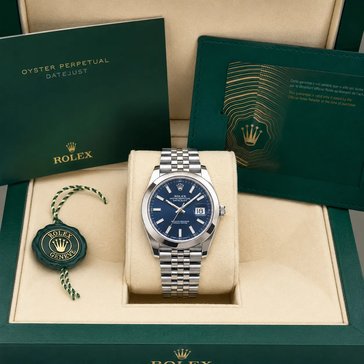 Rolex Oyster Perpetual m126300-0012 41mm Blue Dial Smooth Bezel AI 头图 5 - 包装盒 [ai-shot:box-shot]