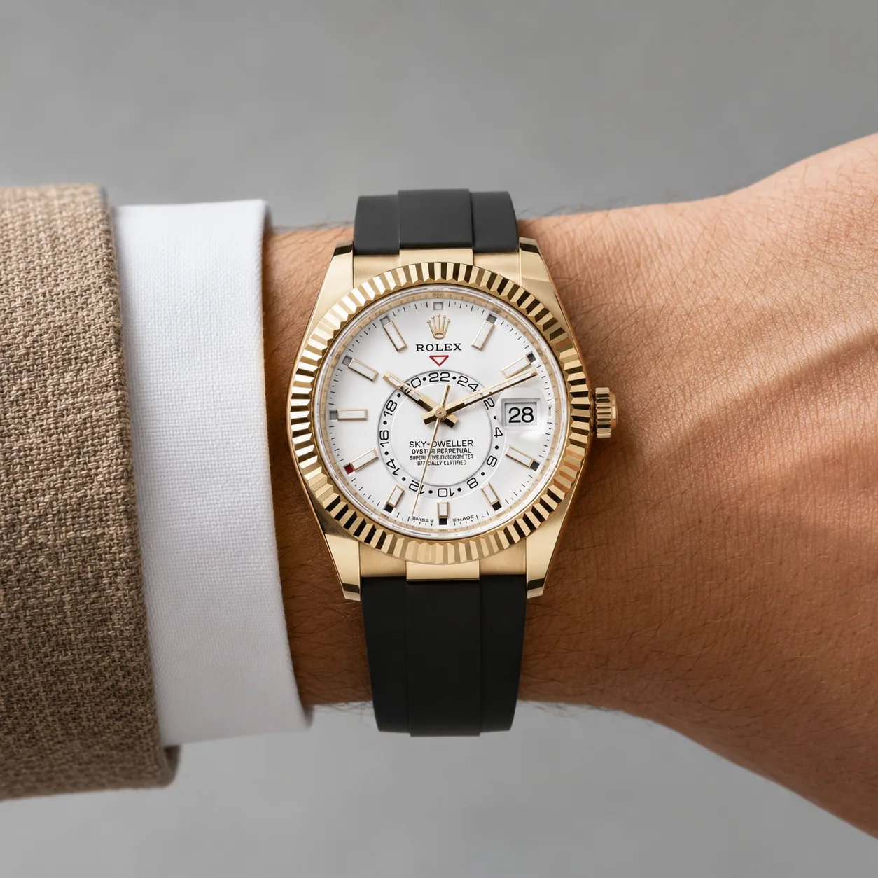 Rolex Cosmograph Daytona m336238-0003 40mm White Dial Tachymeter Bezel 18K Yellow Gold AI 头图 4 - 佩戴图 [ai-shot:wrist-shot]