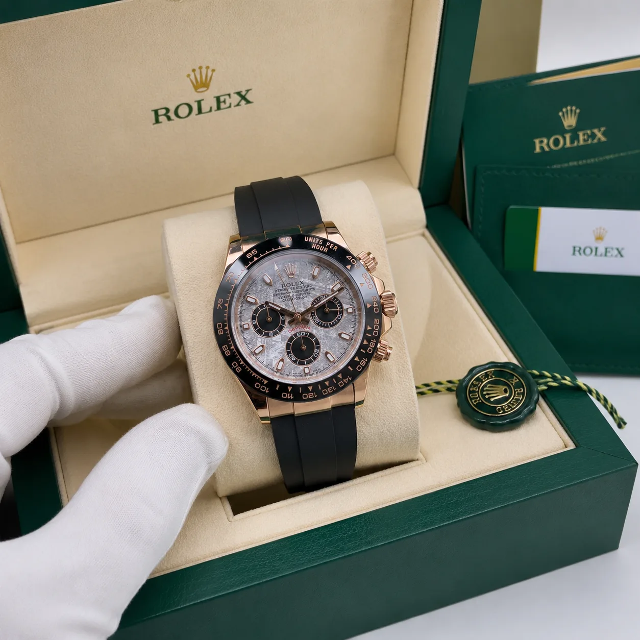 Rolex Cosmograph Daytona 116515LN-0055 Cal.4130 Meteorite Dial Black Bezel Everose Gold AI 头图 5 - 包装盒 [ai-shot:box-shot]