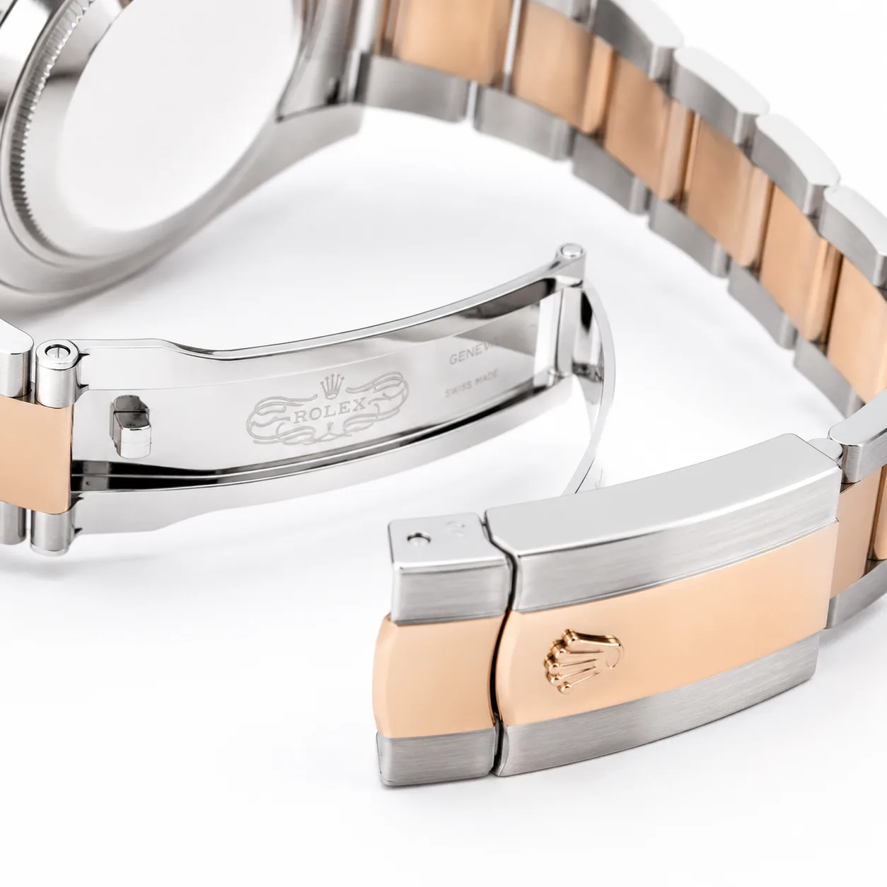 Rolex Sky-Dweller m116681-0002 42mm White Dial Fluted Bezel 904L Stainless Steel and 18K Everose Gold AI 头图 3 - 表扣表链 [ai-shot:bracelet-clasp]